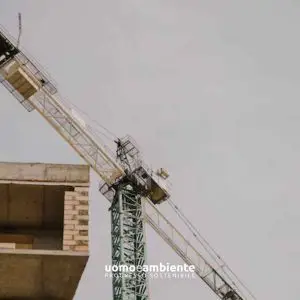 Corso di aggiornamento per lavoratori addetti alla conduzione di gru a torre a rotazione in basso
